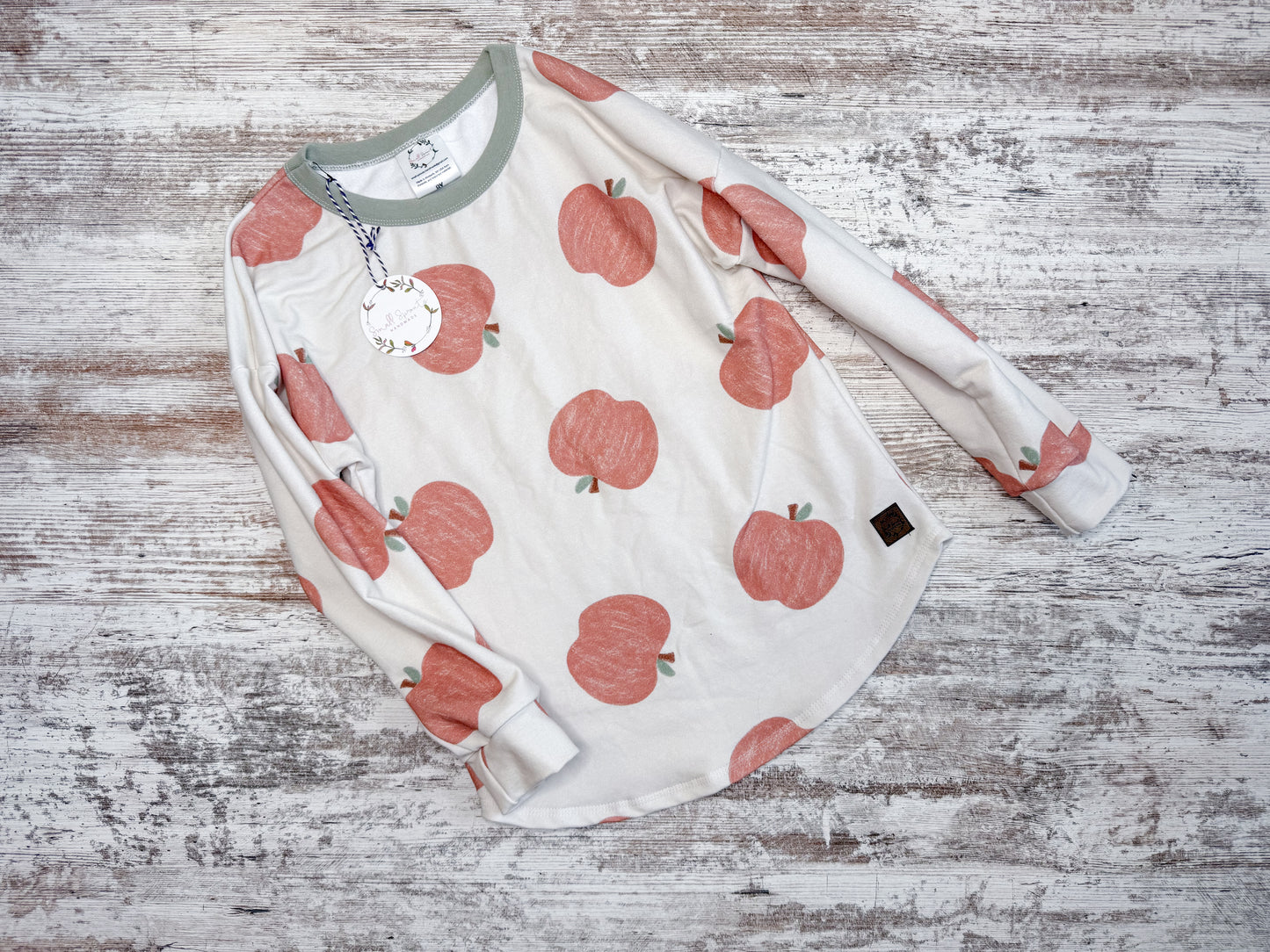 Dolman Tee-Apples