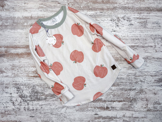 Dolman Tee-Apples